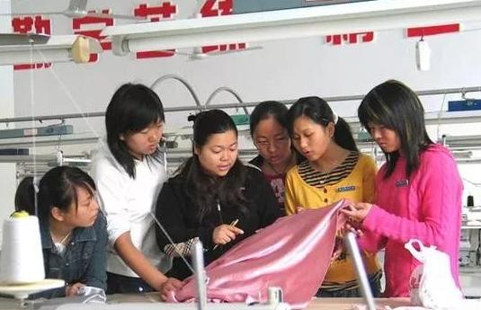 中国最大的针织品出口基地转型:象山爵溪400多家针织企业倒了一大半?